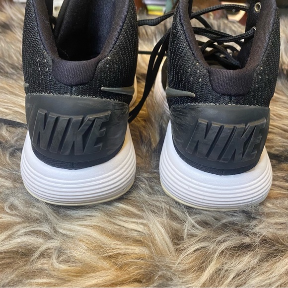 Nike Black & White Hyperdunk Shoes - Picture 8 of 9